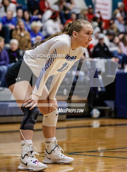Thumbnail 2 in Snake River vs Sugar-Salem (3A State Tournament) photogallery.