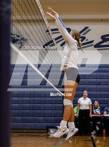 Thumbnail 3 in Snake River vs Sugar-Salem (3A State Tournament) photogallery.