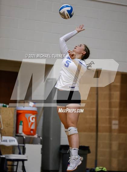 Thumbnail 1 in Snake River vs Sugar-Salem (3A State Tournament) photogallery.
