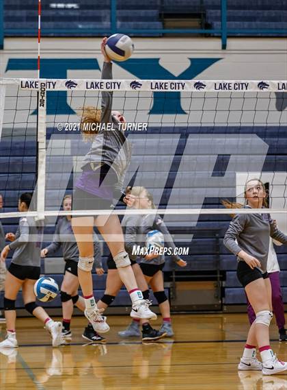 Thumbnail 3 in Snake River vs Sugar-Salem (3A State Tournament) photogallery.