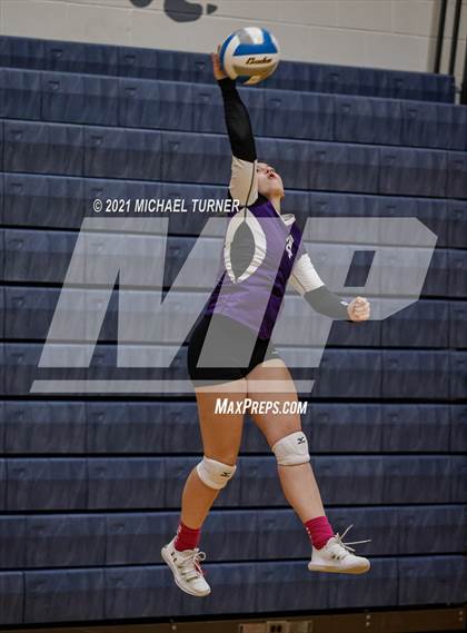 Thumbnail 3 in Snake River vs Sugar-Salem (3A State Tournament) photogallery.