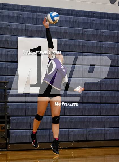 Thumbnail 2 in Snake River vs Sugar-Salem (3A State Tournament) photogallery.