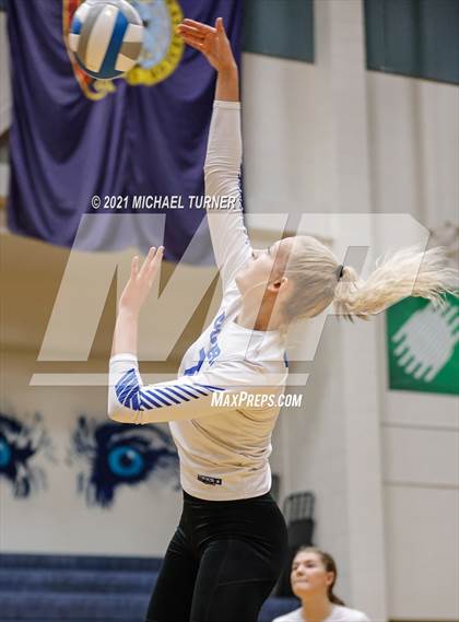 Thumbnail 2 in Snake River vs Sugar-Salem (3A State Tournament) photogallery.