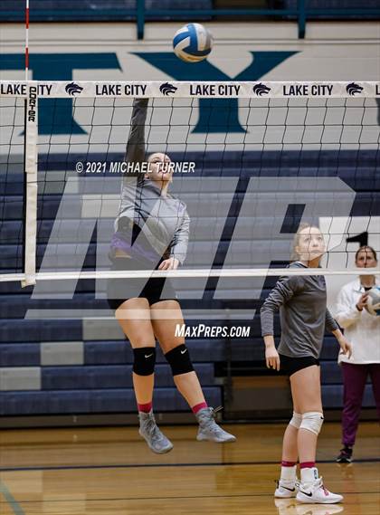 Thumbnail 3 in Snake River vs Sugar-Salem (3A State Tournament) photogallery.