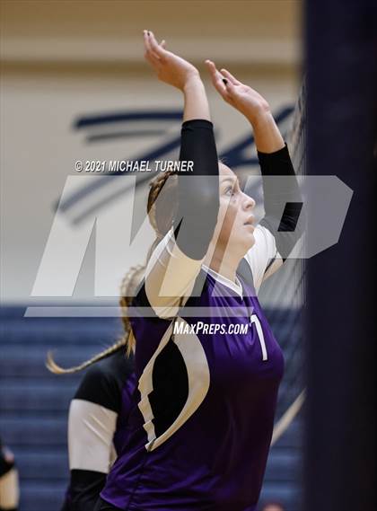 Thumbnail 3 in Snake River vs Sugar-Salem (3A State Tournament) photogallery.