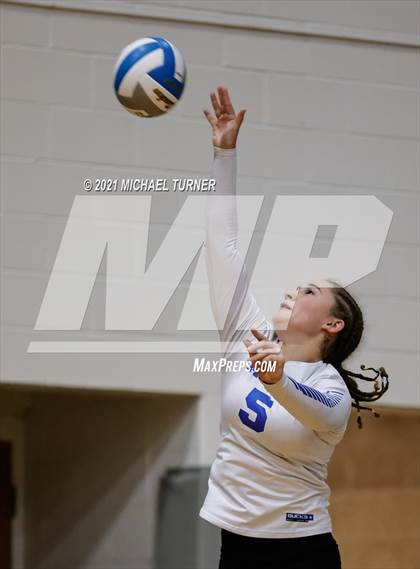 Thumbnail 2 in Snake River vs Sugar-Salem (3A State Tournament) photogallery.