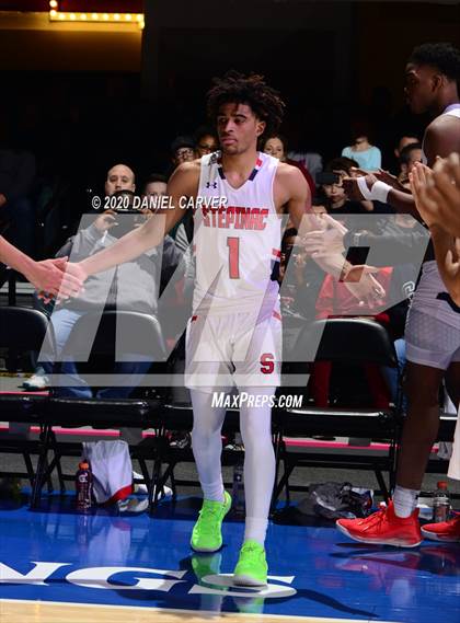 Thumbnail 3 in Iona Prep @ Archbishop Stepinac (Crusader Classic) photogallery.