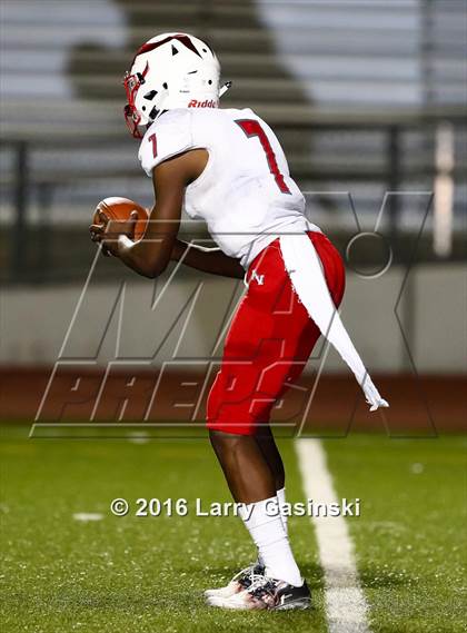 Thumbnail 3 in Antelope Valley vs. West Ranch photogallery.