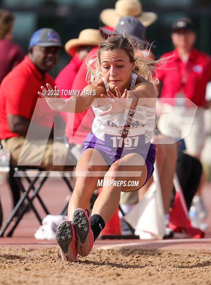 Thumbnail 2 in UIL 1A State Track Meet photogallery.