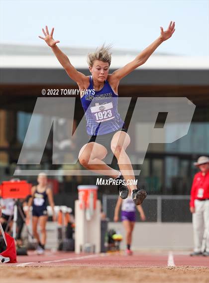 Thumbnail 3 in UIL 1A State Track Meet photogallery.