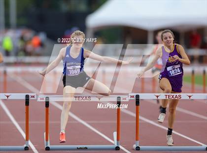 Thumbnail 3 in UIL 1A State Track Meet photogallery.