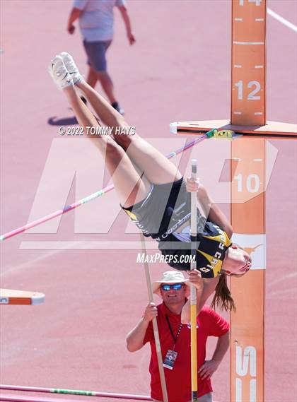 Thumbnail 1 in UIL 1A State Track Meet photogallery.