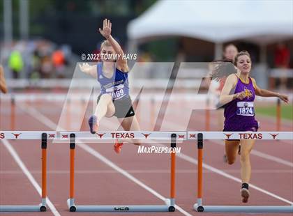 Thumbnail 1 in UIL 1A State Track Meet photogallery.