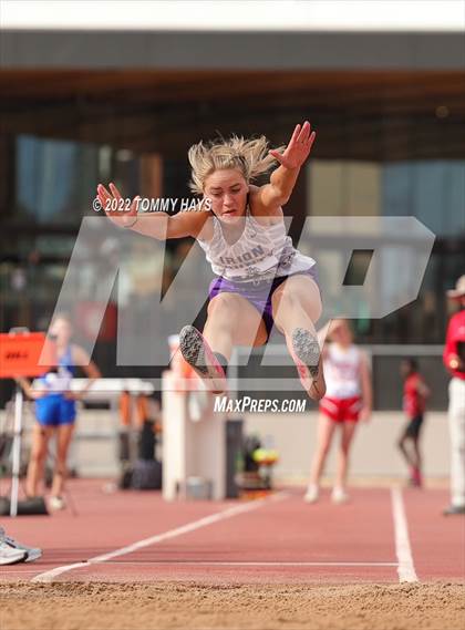 Thumbnail 1 in UIL 1A State Track Meet photogallery.