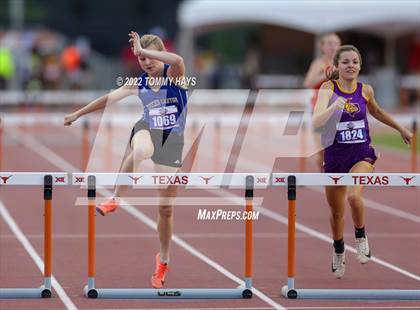 Thumbnail 3 in UIL 1A State Track Meet photogallery.