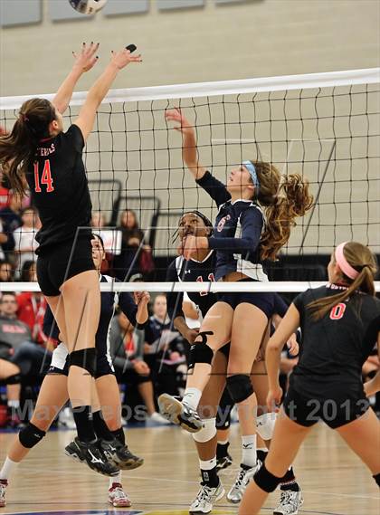 Thumbnail 3 in La Salle vs Harvard Westlake (CIF SS D1A Final) photogallery.