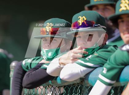 Thumbnail 2 in Royal vs  St. Bonaventure photogallery.