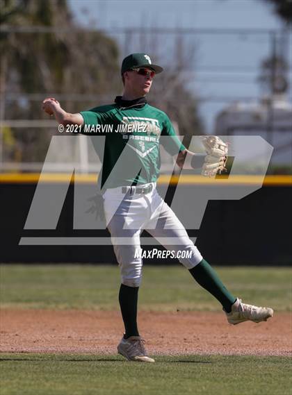 Thumbnail 3 in Royal vs  St. Bonaventure photogallery.