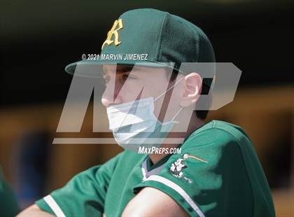 Thumbnail 3 in Royal vs  St. Bonaventure photogallery.
