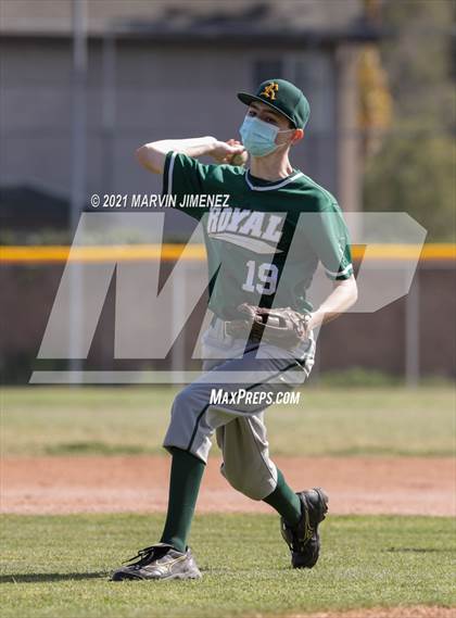 Thumbnail 2 in Royal vs  St. Bonaventure photogallery.