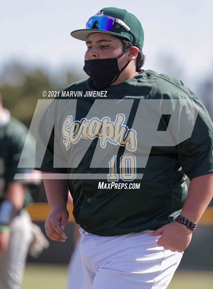 Thumbnail 1 in Royal vs  St. Bonaventure photogallery.