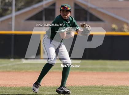 Thumbnail 3 in Royal vs  St. Bonaventure photogallery.