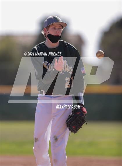 Thumbnail 2 in Royal vs  St. Bonaventure photogallery.