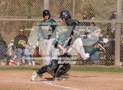 Thumbnail 3 in Royal vs  St. Bonaventure photogallery.