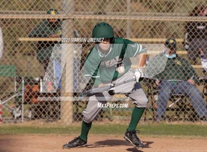 Thumbnail 2 in Royal vs  St. Bonaventure photogallery.