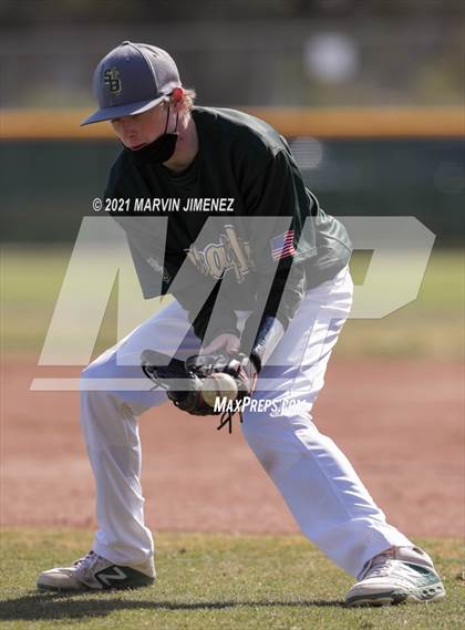 Thumbnail 2 in Royal vs  St. Bonaventure photogallery.