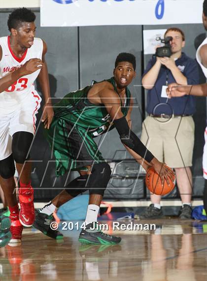 Thumbnail 2 in Miami Beach vs. Suwannee (City of Palms Classic) photogallery.