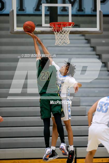 Thumbnail 1 in Kingsburg @ Clovis North photogallery.