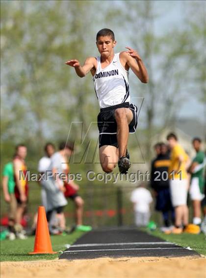 Thumbnail 2 in Woodgrove Wolverine Classic Invitational photogallery.