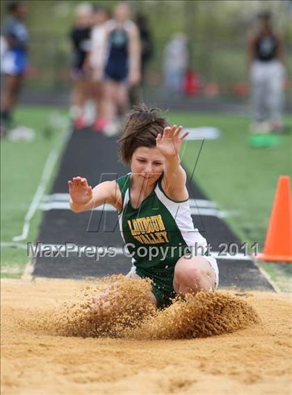 Thumbnail 3 in Woodgrove Wolverine Classic Invitational photogallery.