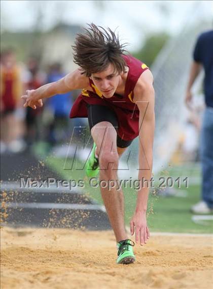 Thumbnail 3 in Woodgrove Wolverine Classic Invitational photogallery.