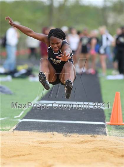 Thumbnail 1 in Woodgrove Wolverine Classic Invitational photogallery.