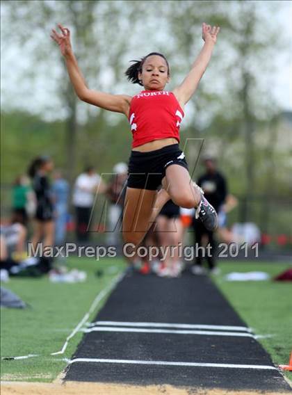 Thumbnail 2 in Woodgrove Wolverine Classic Invitational photogallery.