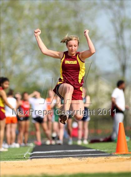 Thumbnail 3 in Woodgrove Wolverine Classic Invitational photogallery.