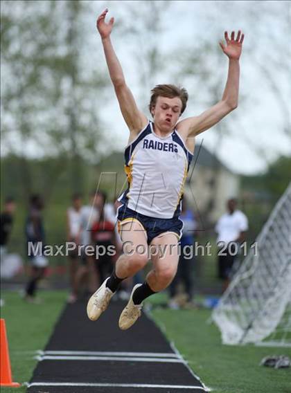 Thumbnail 3 in Woodgrove Wolverine Classic Invitational photogallery.