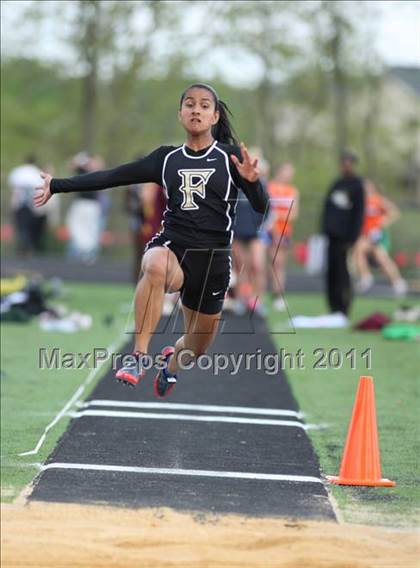 Thumbnail 1 in Woodgrove Wolverine Classic Invitational photogallery.