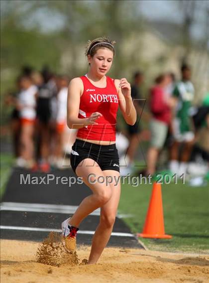 Thumbnail 1 in Woodgrove Wolverine Classic Invitational photogallery.