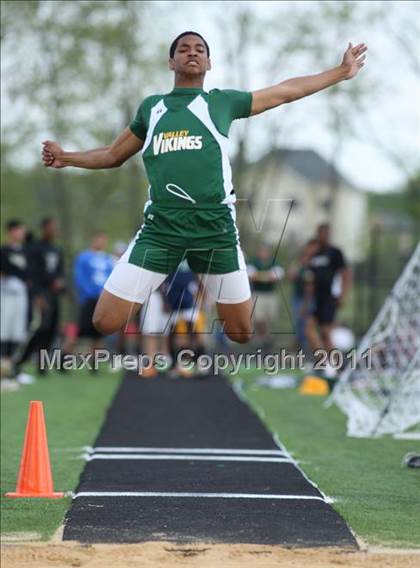 Thumbnail 3 in Woodgrove Wolverine Classic Invitational photogallery.