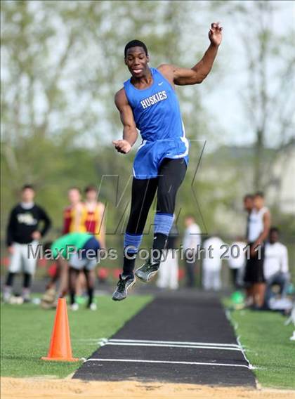 Thumbnail 2 in Woodgrove Wolverine Classic Invitational photogallery.