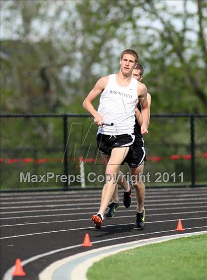 Thumbnail 2 in Woodgrove Wolverine Classic Invitational photogallery.