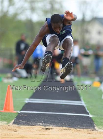 Thumbnail 3 in Woodgrove Wolverine Classic Invitational photogallery.
