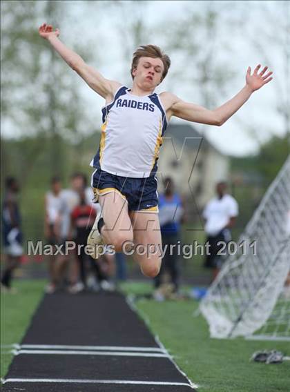 Thumbnail 2 in Woodgrove Wolverine Classic Invitational photogallery.