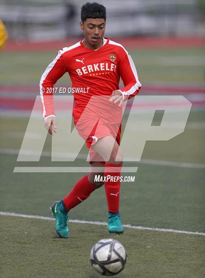 Thumbnail 1 in De La Salle vs. Berkeley (CIF NCS D1 Final) photogallery.