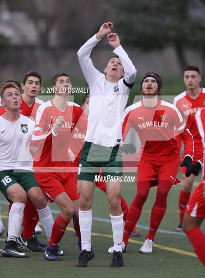 Thumbnail 3 in De La Salle vs. Berkeley (CIF NCS D1 Final) photogallery.