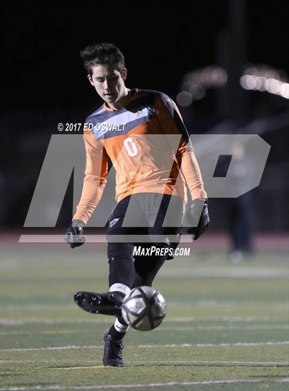 Thumbnail 2 in De La Salle vs. Berkeley (CIF NCS D1 Final) photogallery.