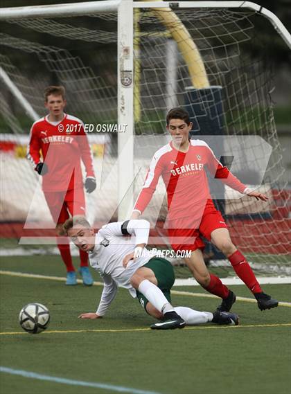 Thumbnail 2 in De La Salle vs. Berkeley (CIF NCS D1 Final) photogallery.